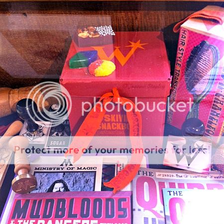 Props from the movies: Weasleys' Wizard Wheezes Skiving Snackbox - The House of MinaLima