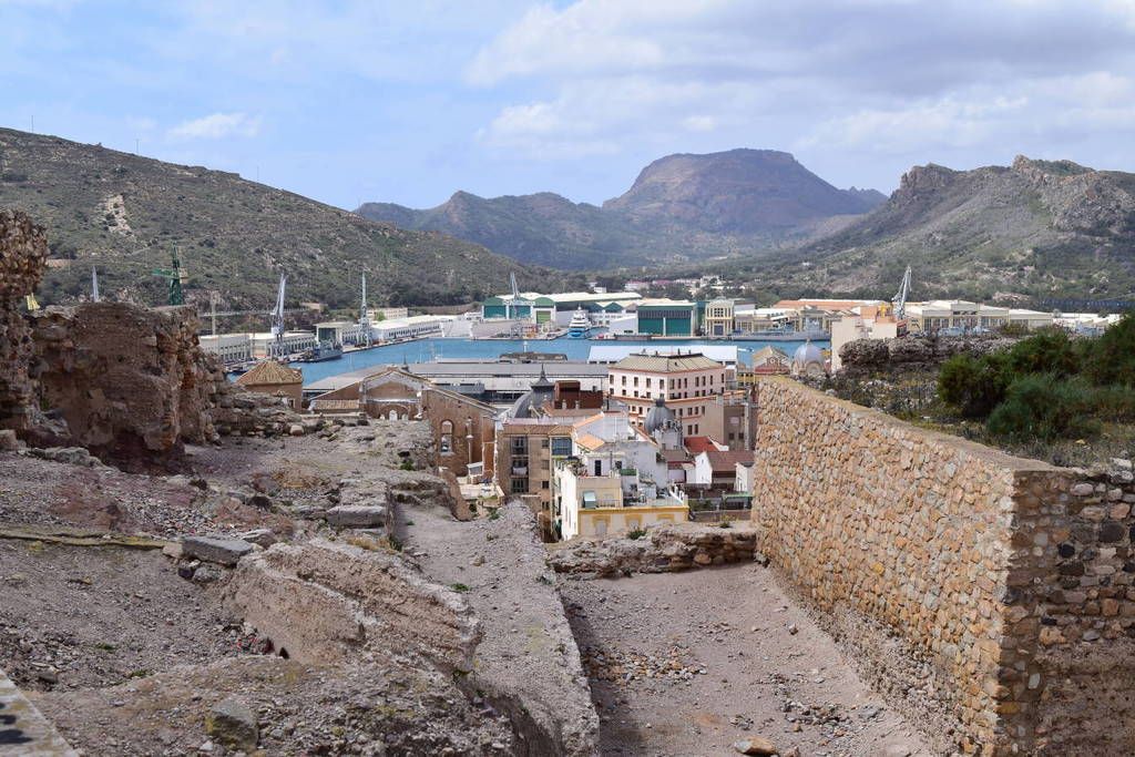 Испания и Евродам. Дважды впервые