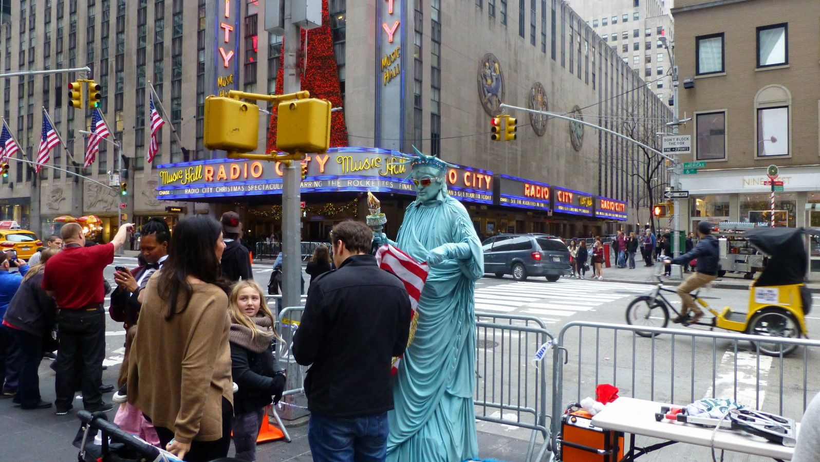 Нью-Йорк не жалеет огней. Рождество 2015 Нью-Йорк не жалеет огней. Рождество 2015
