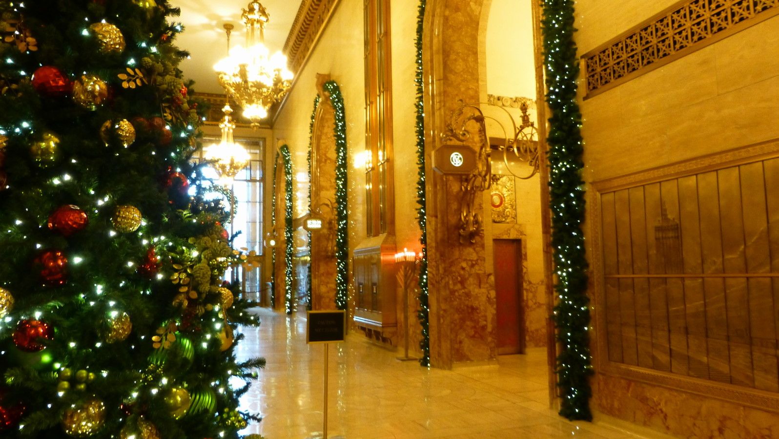 Нью-Йорк не жалеет огней. Рождество 2015 Нью-Йорк не жалеет огней. Рождество 2015