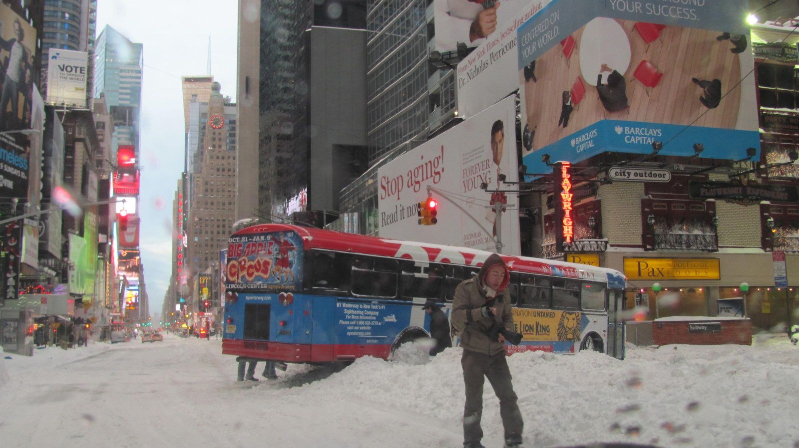 Нью-Йорк не жалеет огней. Рождество 2015 Нью-Йорк не жалеет огней. Рождество 2015