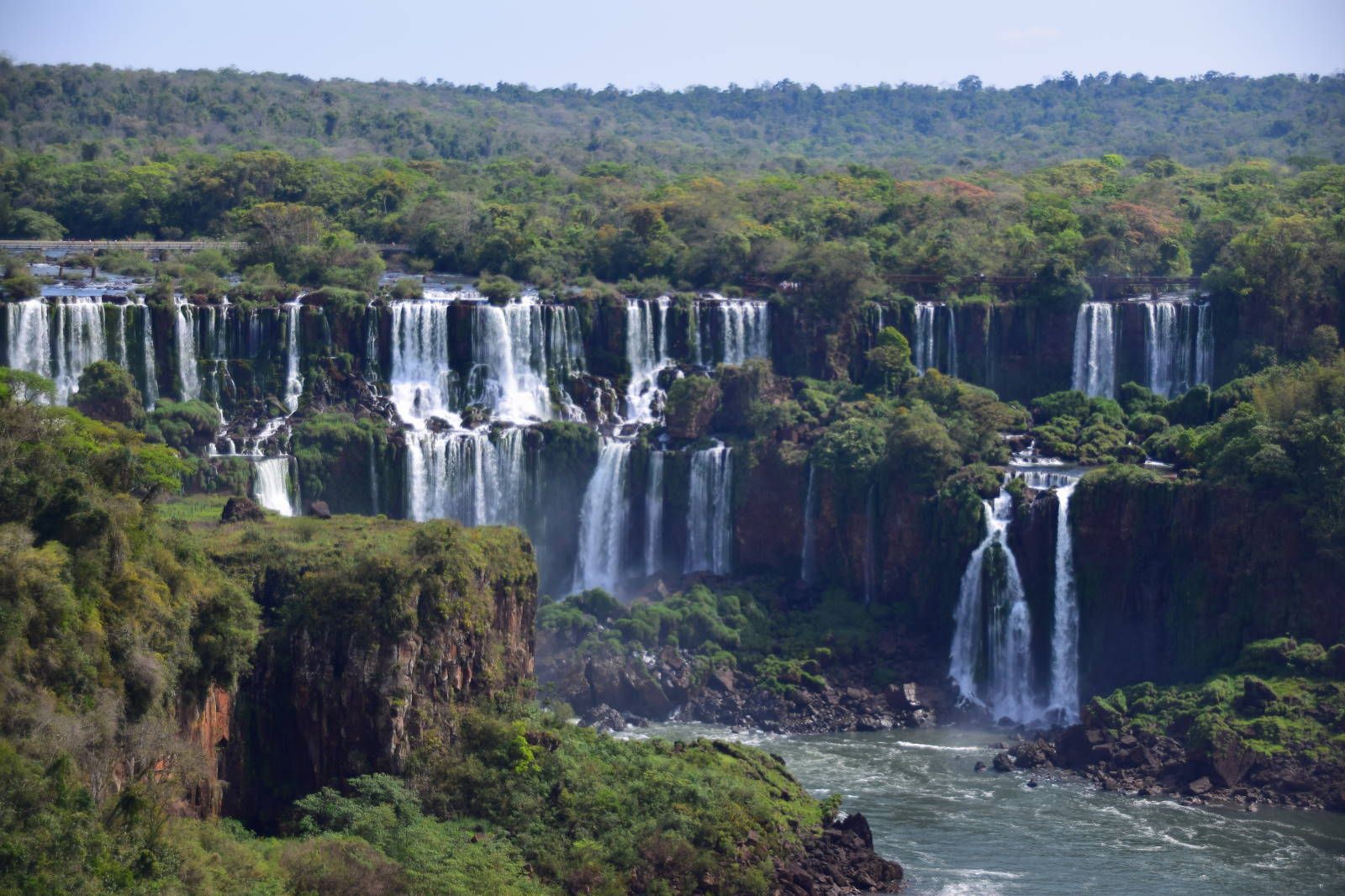 ИзоБразилия акупунктурно. Рио-Игуасу с обеих сторон