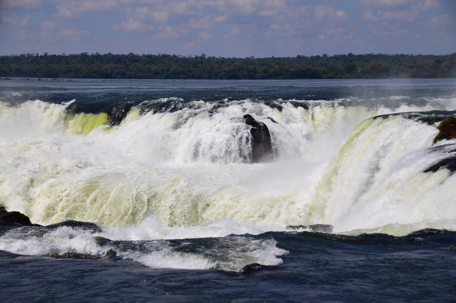 ИзоБразилия акупунктурно. Рио-Игуасу с обеих сторон