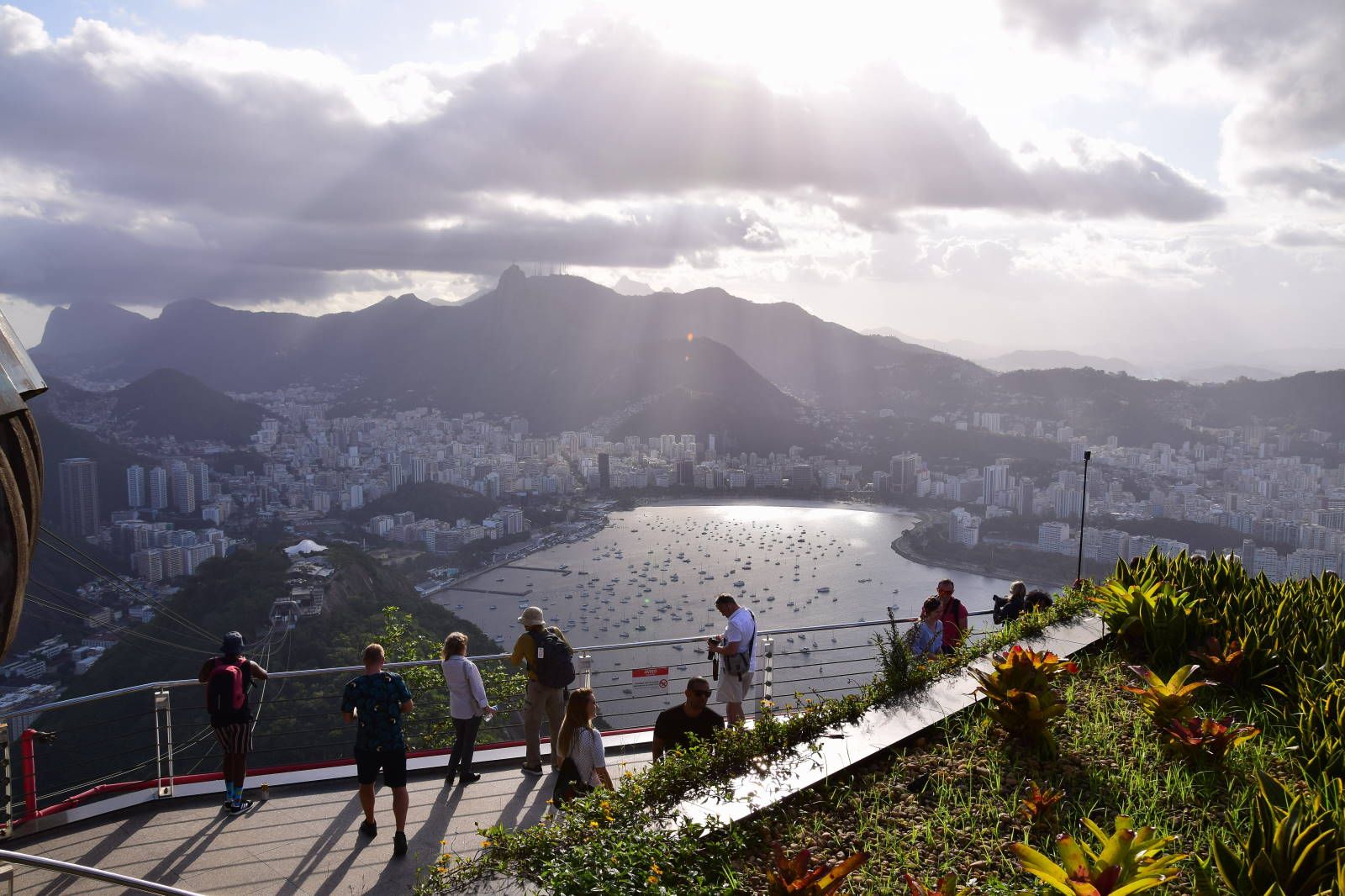 ИзоБразилия акупунктурно. Рио-Игуасу с обеих сторон